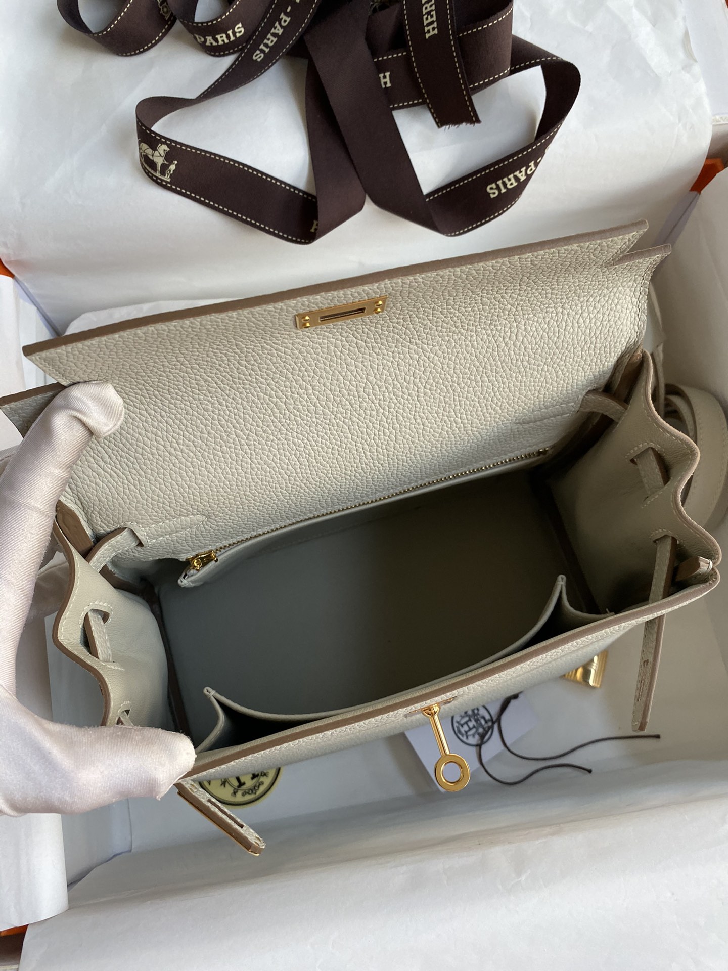 Hermes Kelly 25cm Handbag Shoulder Bag in Pearl Grey Togo Leather